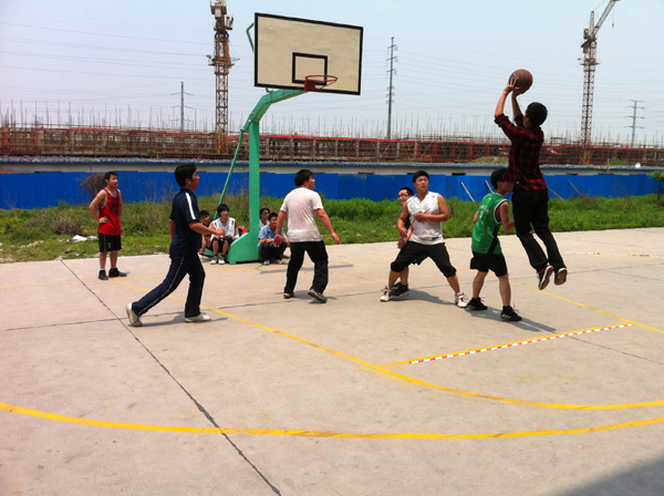 索电医疗公司举办篮球比赛